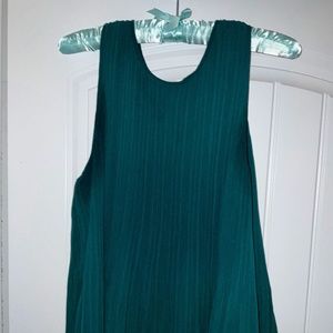 Halogen 1X double layer, lined sheer pleated tunic in deep Emerald Green
